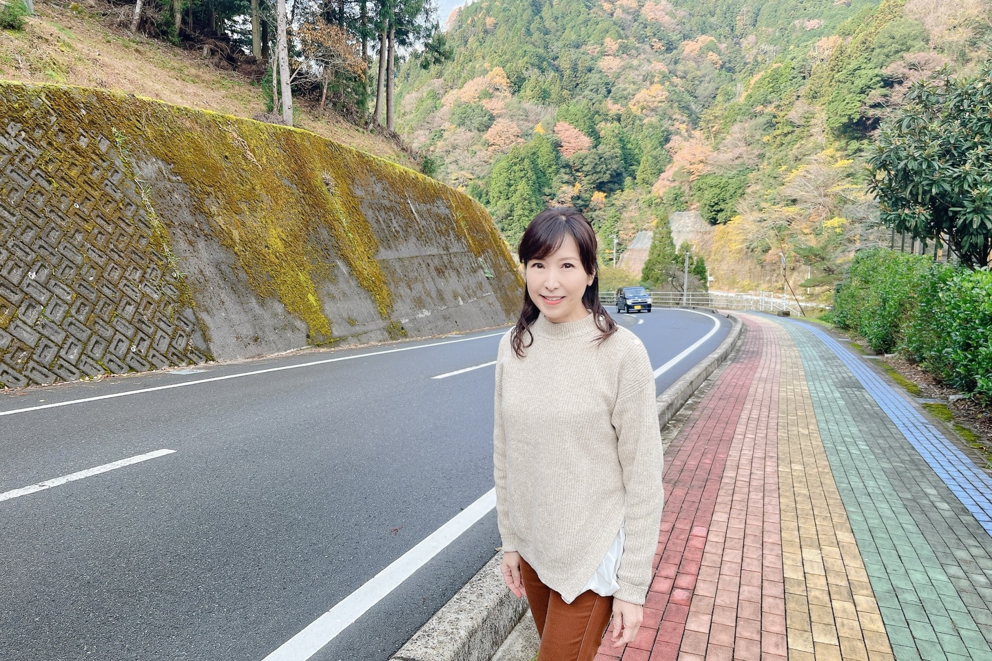 薬草風呂で温まる！天空の茶畑と「かすがモリモリ村リフレッシュ館」