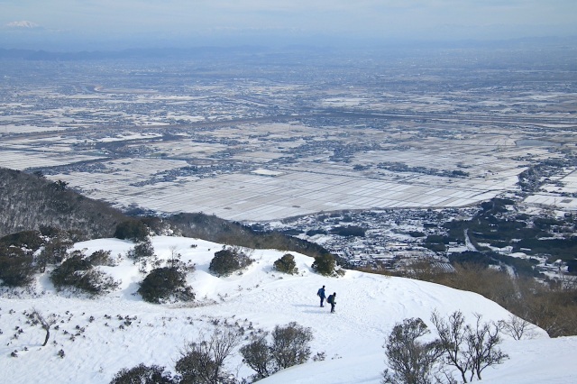 【雪山登山入門】冬の養老山登山！絵画のような世界と御嶽山・伊吹山のパノラマ絶景を求めて