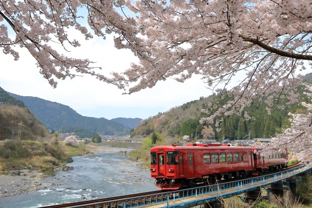 長良川鉄道　観光列車「ながら」