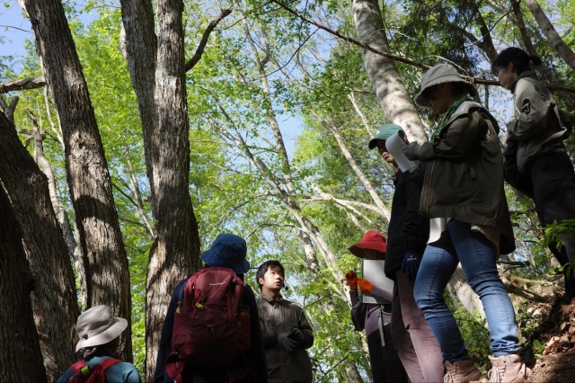 ツキノワグマにとっての豊かな森を学ぶ2日間のフィールドワーク